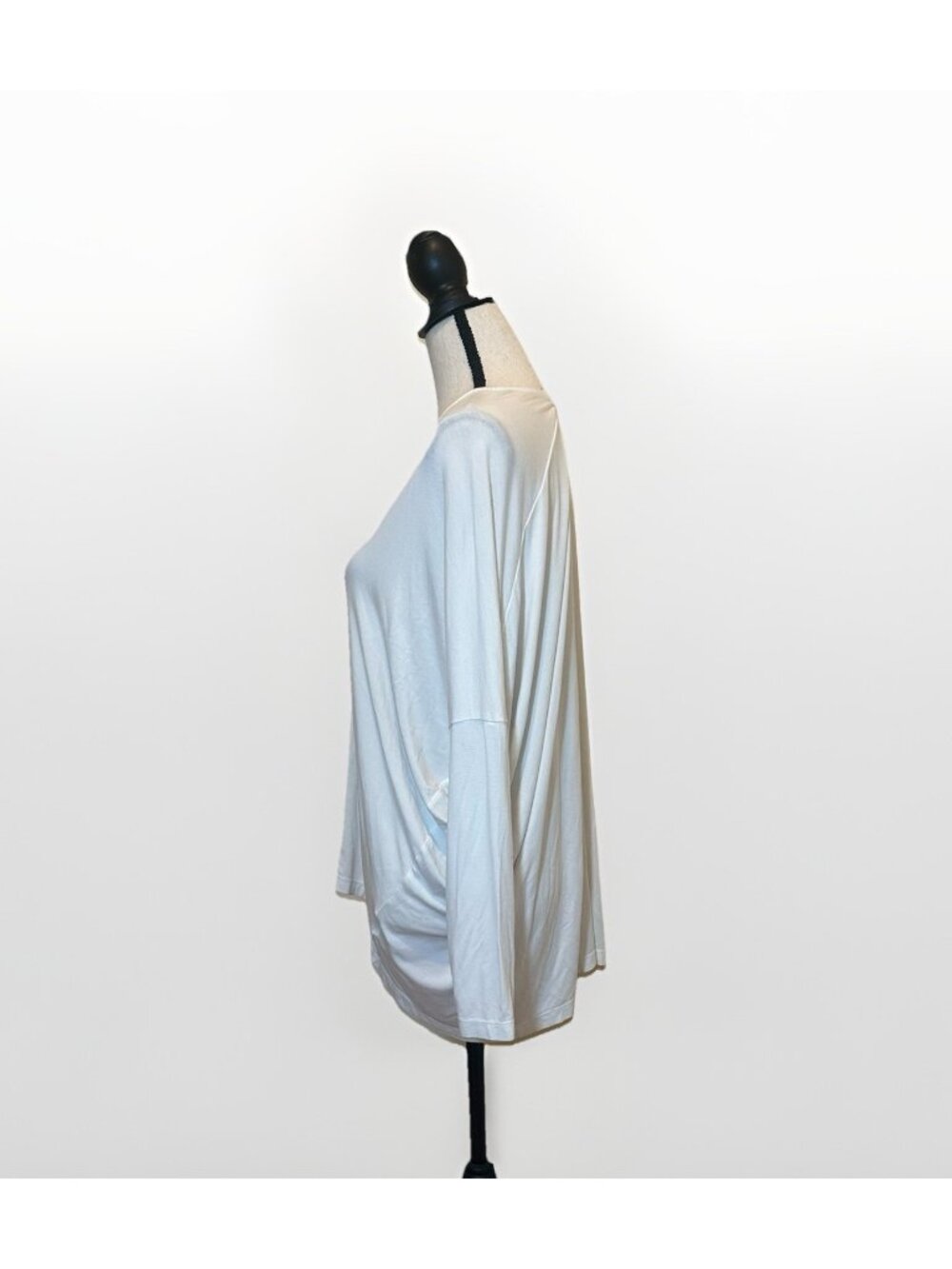 Club Monaco Top Women’s Medium White Oversized V-Neck Flowy *Flaw - Picture 4 of 12